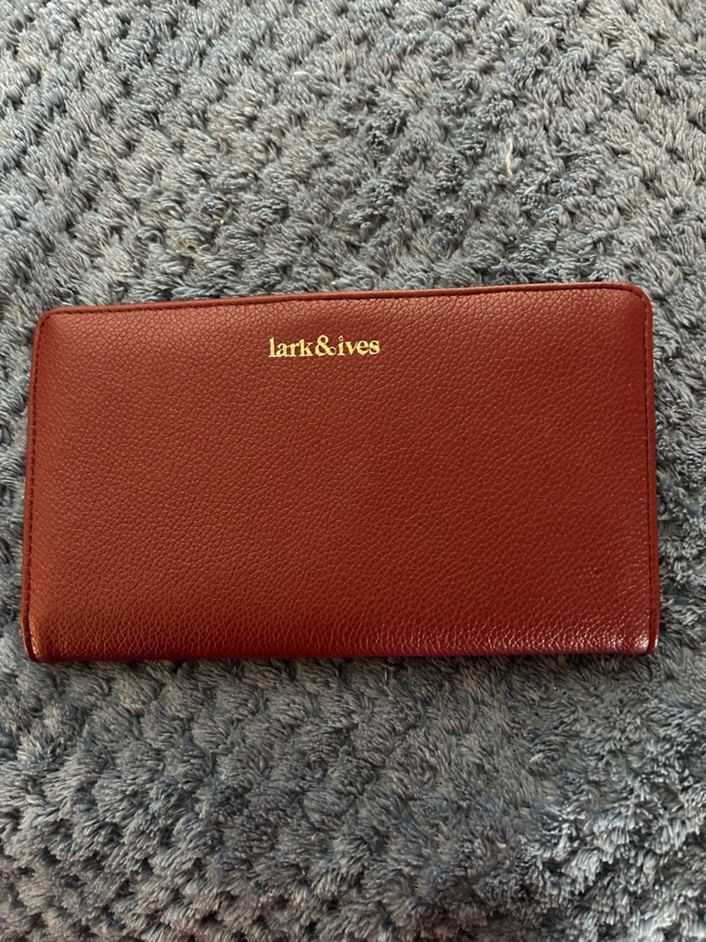 lark & ives Women's Zip-Around Wallet in Burgundy